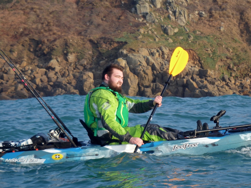 Feel free Moken 12.5 Navy Camo Kayak Fishing