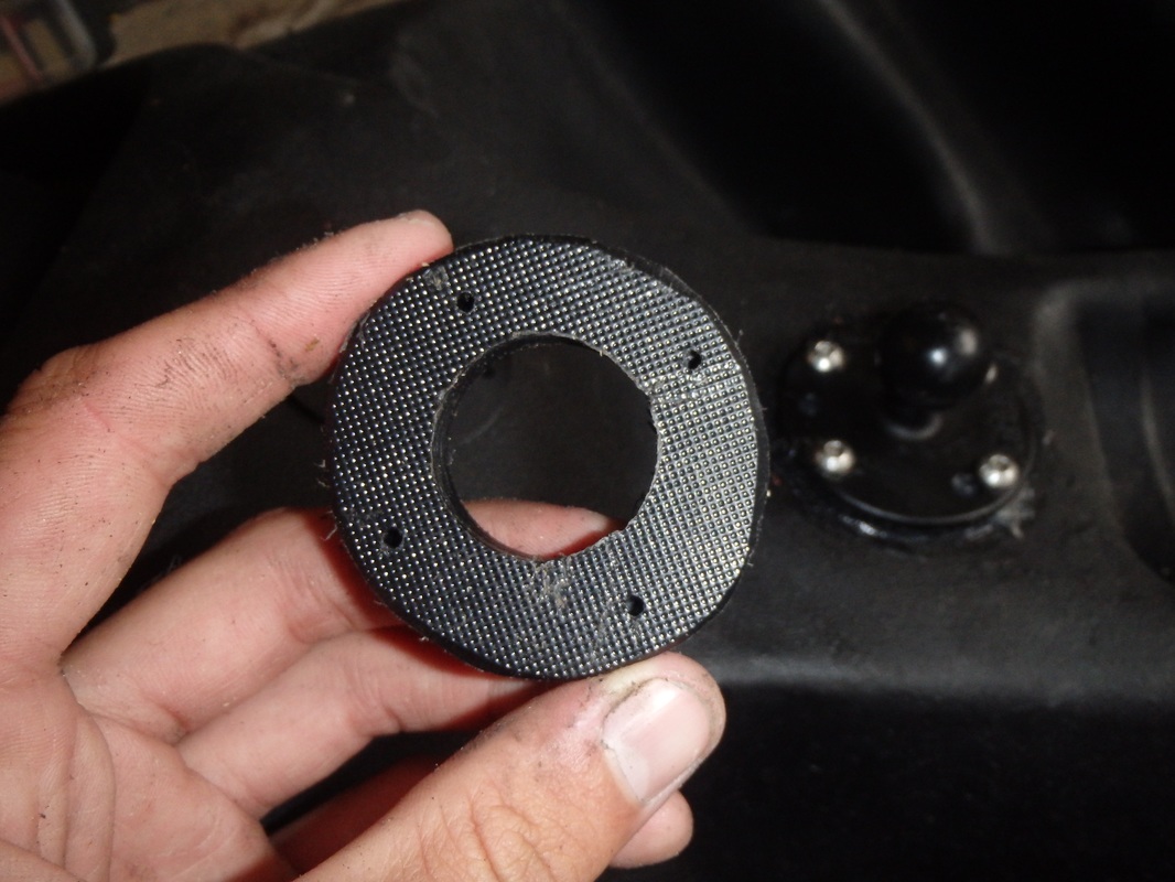 Fitting a Scanstrut deck seal to an RTM Tempo