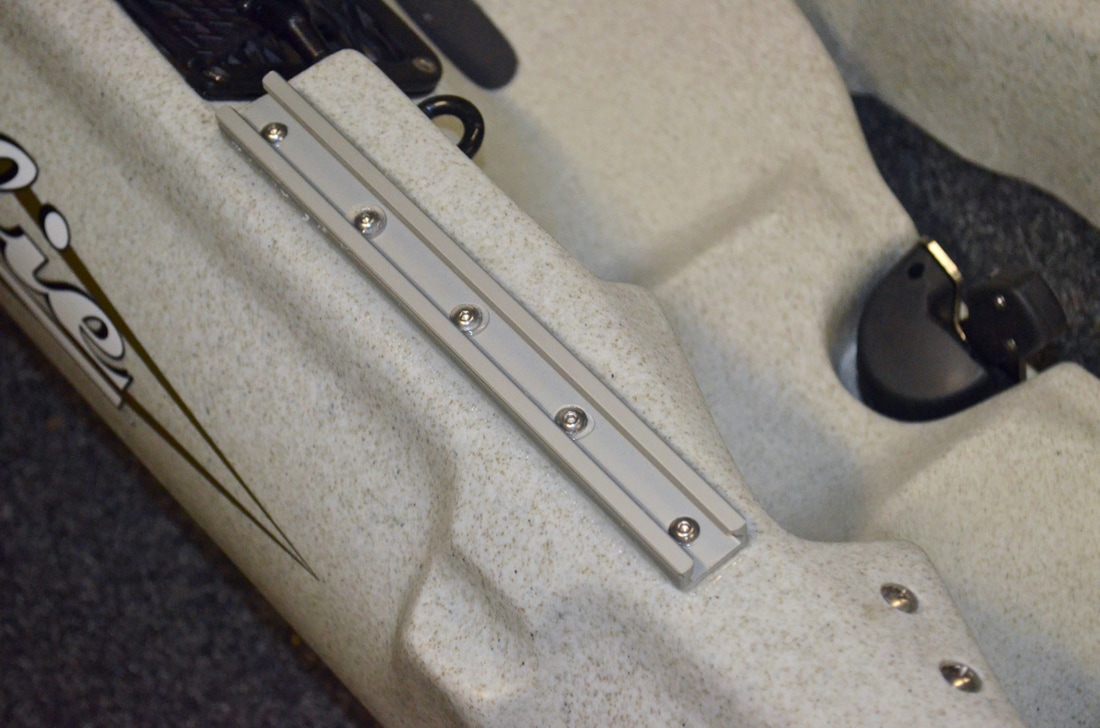 Installing YakAttack GearTrac GTTL90 on the Hobie Revolution 16